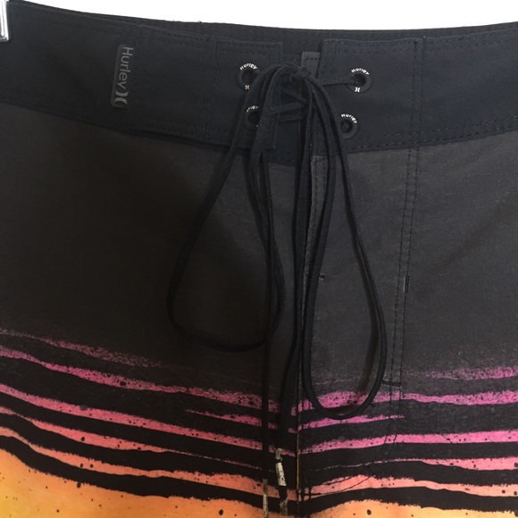 Hurley 32 board shorts black pink orange - Picture 3 of 6